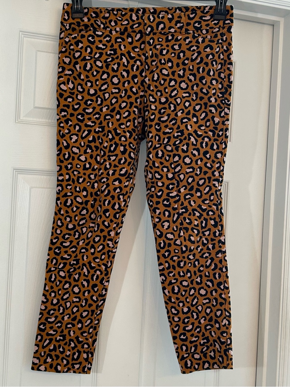 Old Navy Pixie Mid Rise Angle Animal Print Leopard size 2 - Picture 2 of 8